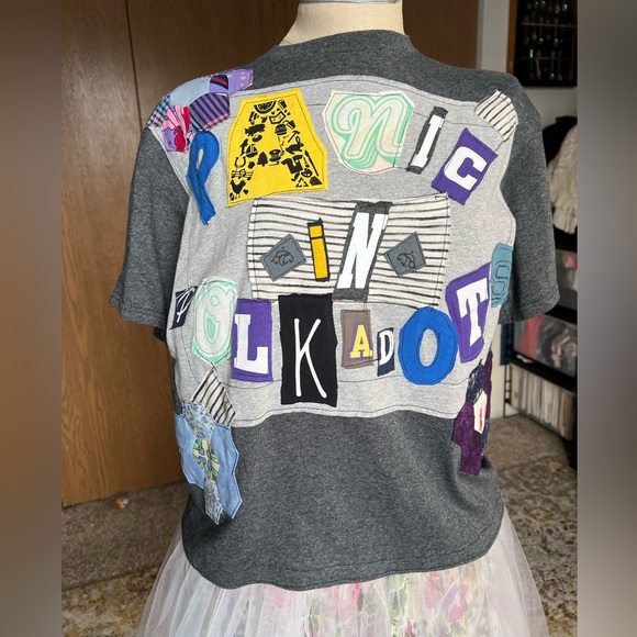 Ransom Note Letters Crop Tee - Picture 2 of 11